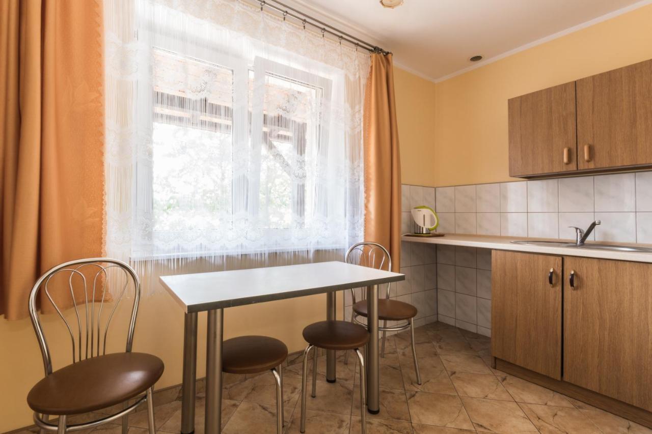 Pokoje Goscinne Lipowa Sztutowo Exteriör bild